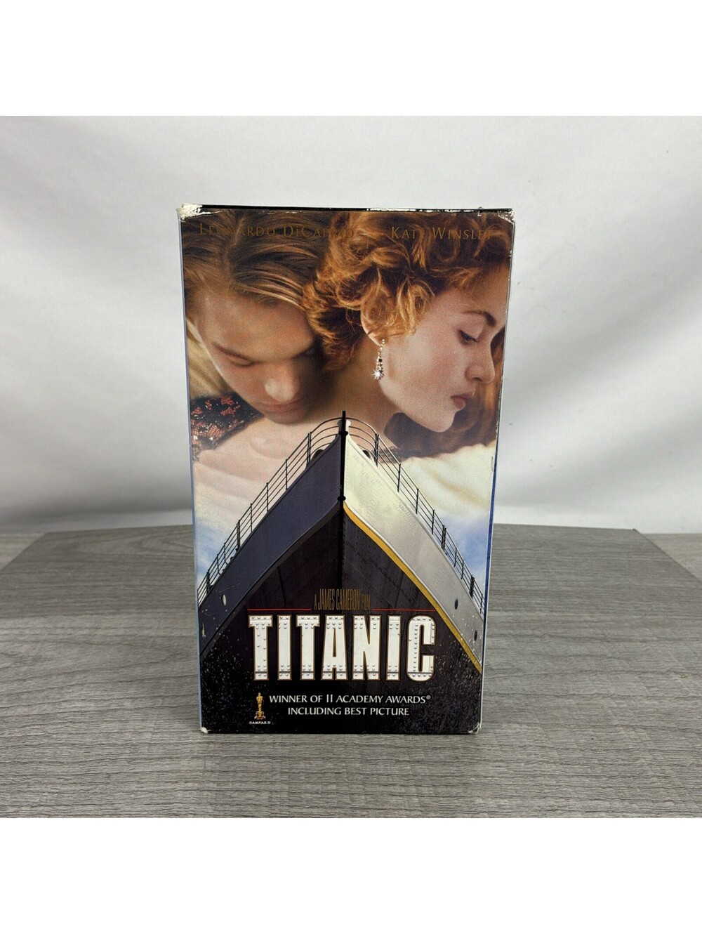 Vintage Titanic VHS 2-Double Tape Set Paramount Pictures Leonardo DiCaprio 1998